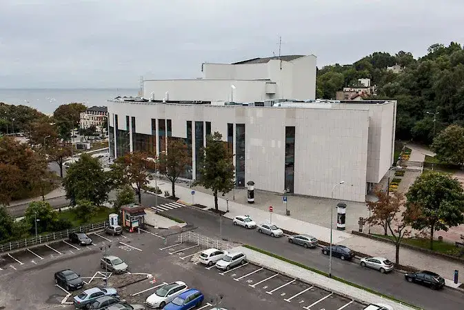 Teatr muzyczny Gdynia ile miejsc? Poznaj pełną pojemność widowni