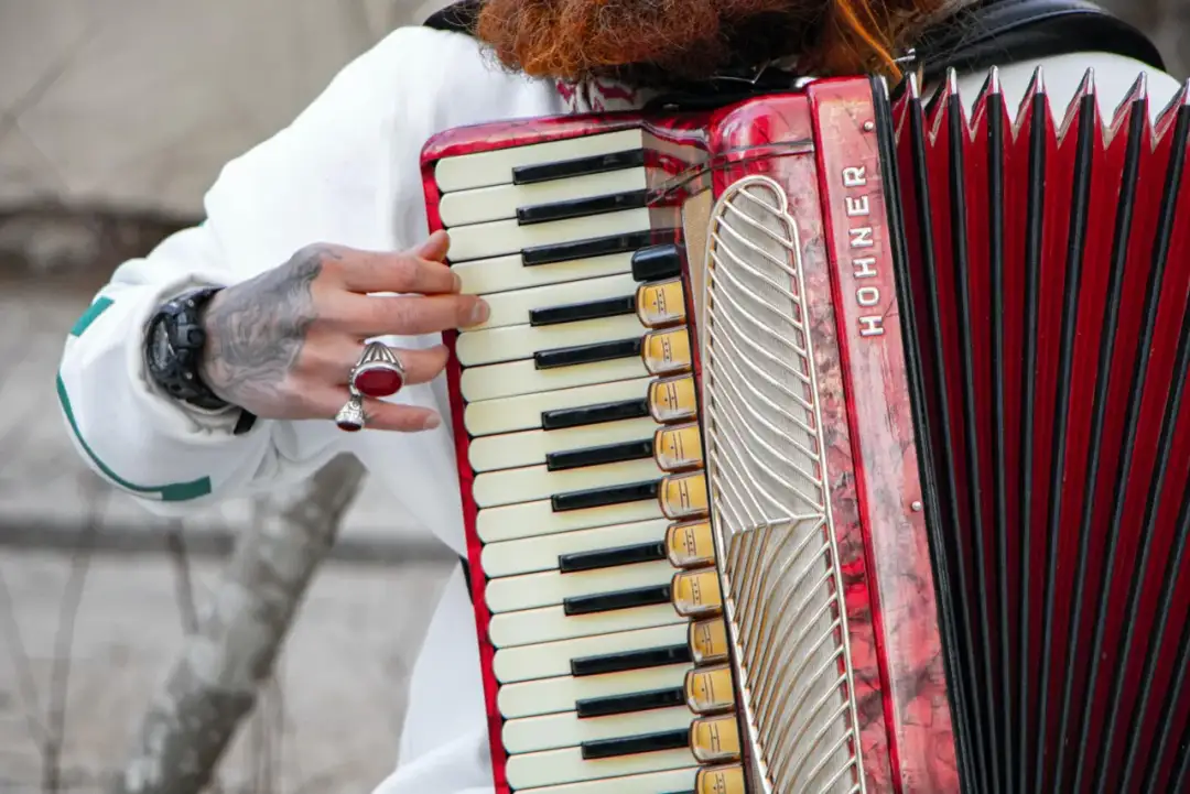 Akordeon - popularny instrument, który warto poznać