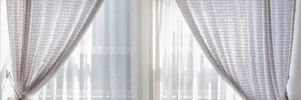 Jak prać firanki panelowe? Sprawdź, by uniknąć zniszczeń!