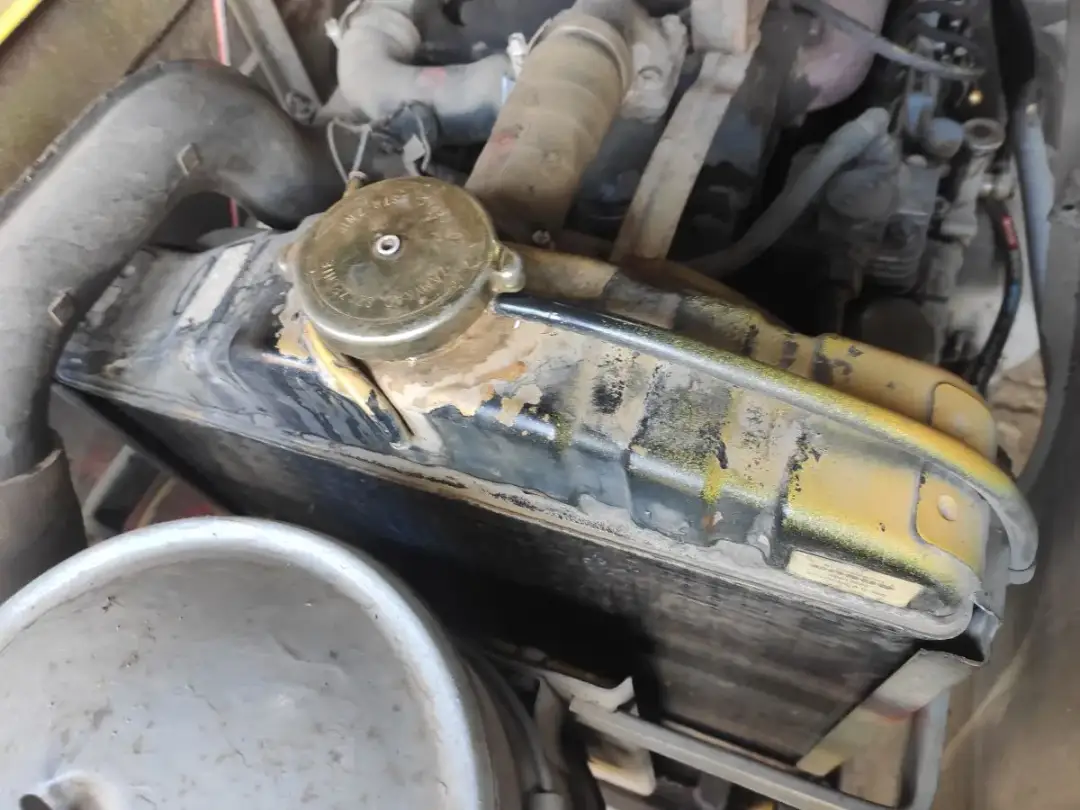 Ile wchodzi płynu do chłodnicy c 330 - uniknij przegrzania silnika