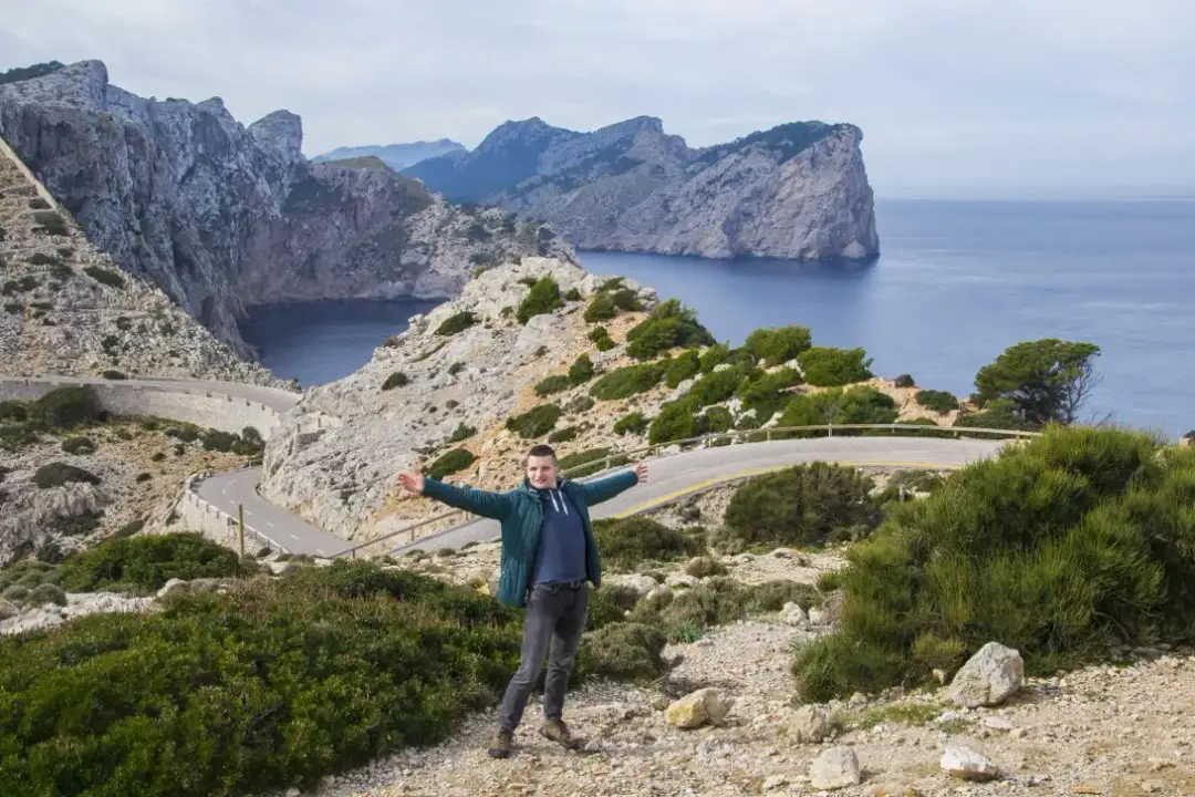 Majorka: paszport czy dowód? Co musisz wiedzieć przed podróżą