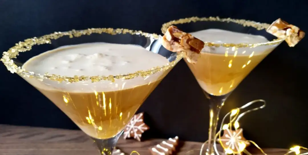 Najlepsze drinki z likierem karmelowym, które zachwycą Twoich gości