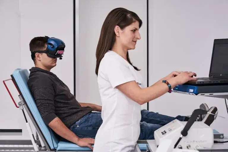 Badanie VNG co to jest i jak może pomóc w zawrotach głowy