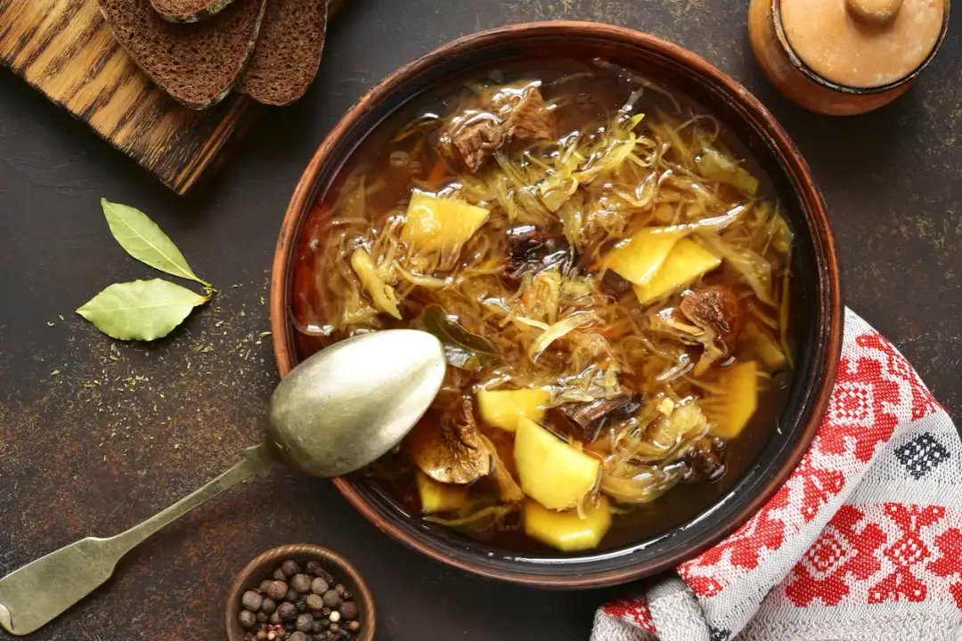 Jakie przyprawy do kwaśnicy? Odkryj sekrety smaku tej zupy