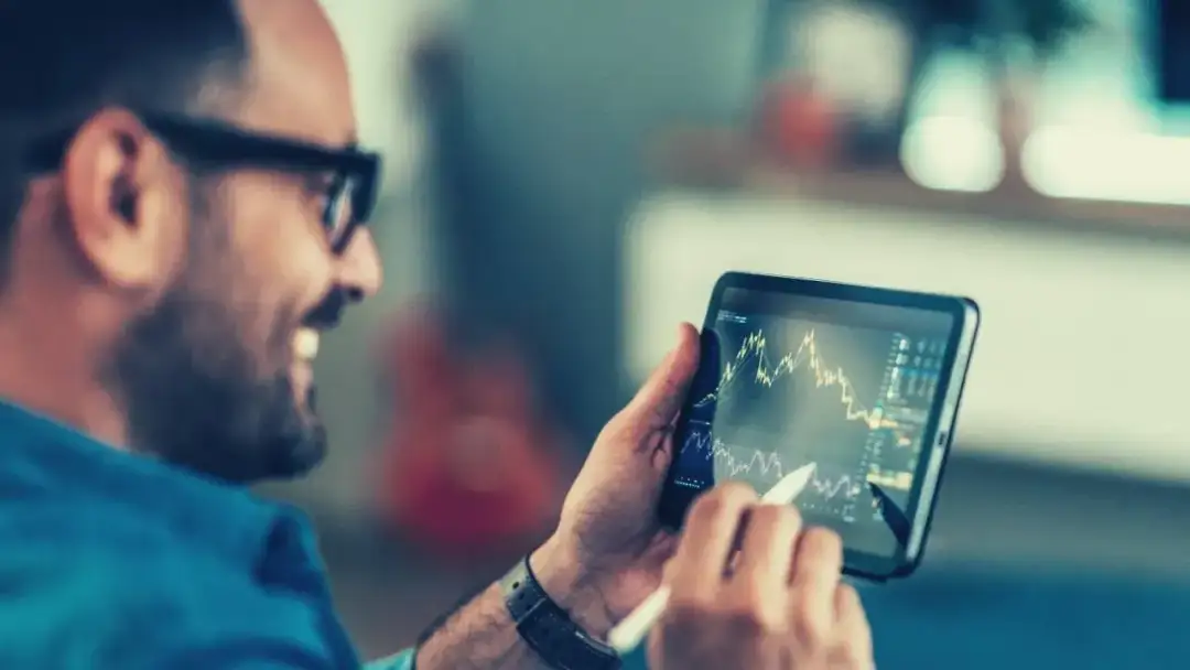 Ile można zarobić na giełdzie w miesiąc? Zyski i ryzyko inwestycji