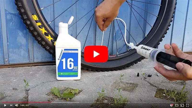 Ile mleka do opony gravel? Uniknij wpadek i uszkodzeń roweru