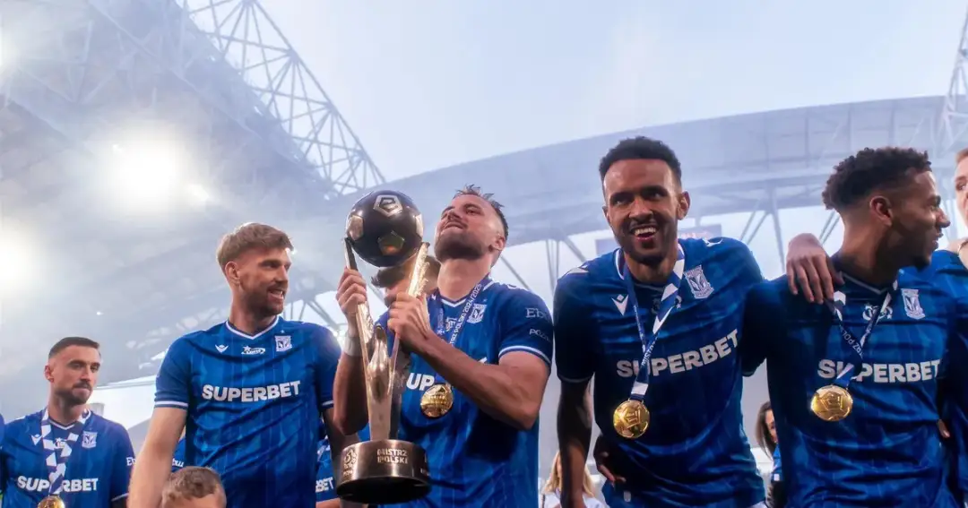 Ile drużyn z Ekstraklasy gra w pucharach? Zaskakujące fakty!