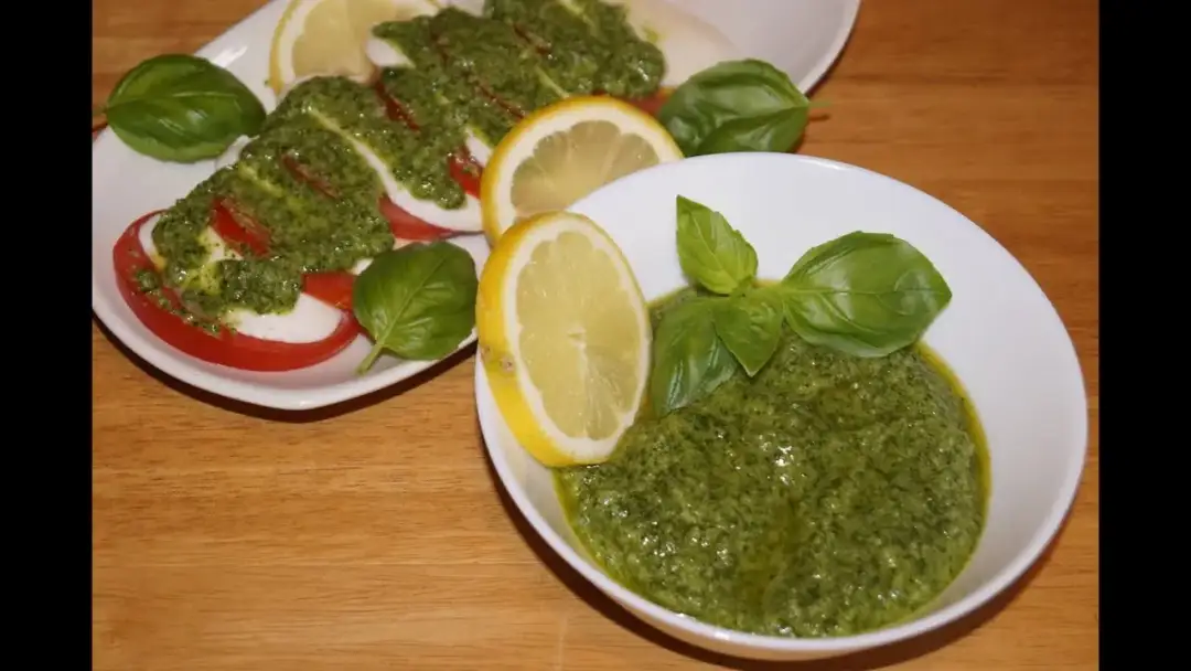 Jak zrobić pesto z bazylii na zimę, aby zachować świeżość i smak Jak zrobić pesto z bazylii na zimę, aby zachować świeżość i smak