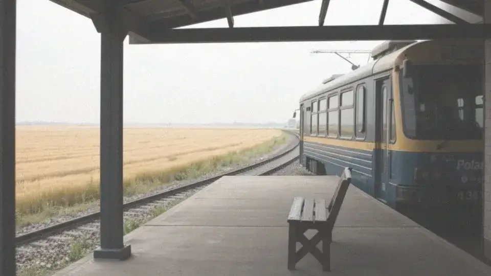 Jak dojechać do Dziwnówka pociągiem i uniknąć problemów z transportem