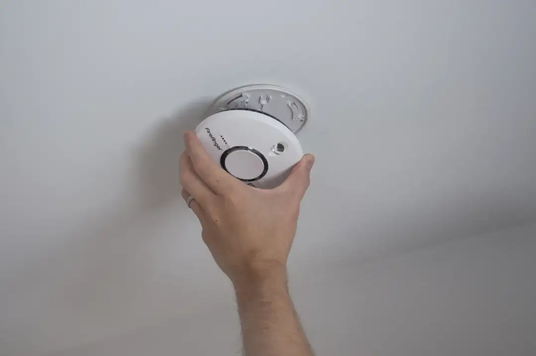 Czujnik czadu i gazu gdzie zamontować, aby zapewnić bezpieczeństwo?