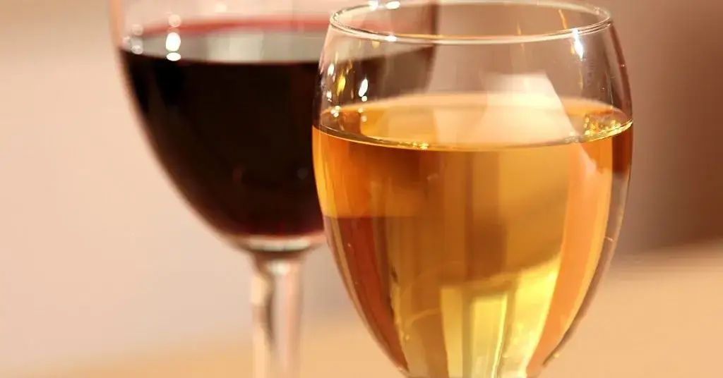 Czy wino tuczy? Sprawdź, jak wpływa na twoją wagę i zdrowie