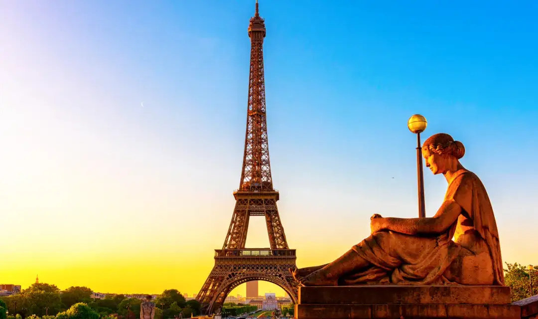 Nocleg w Paryżu: Jak znaleźć idealne miejsce i nie przepłacić?