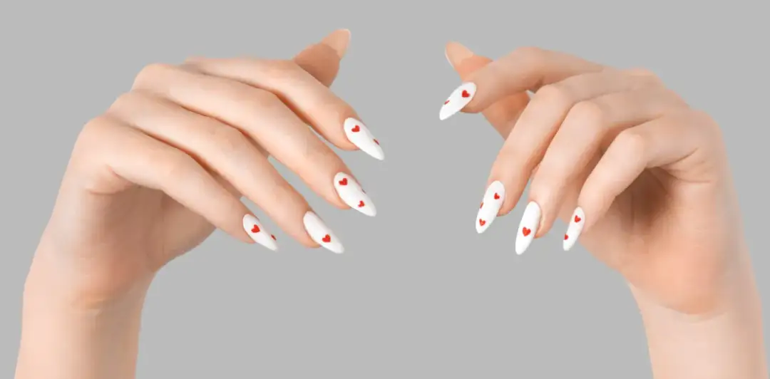 Jak przedłużyć paznokcie w domu - proste kroki i niezbędne akcesoria