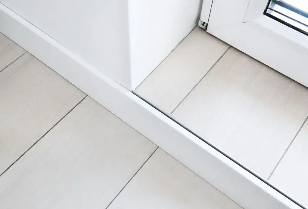 Listwy przypodłogowe MDF czy PCV - który wybór jest lepszy dla Ciebie?