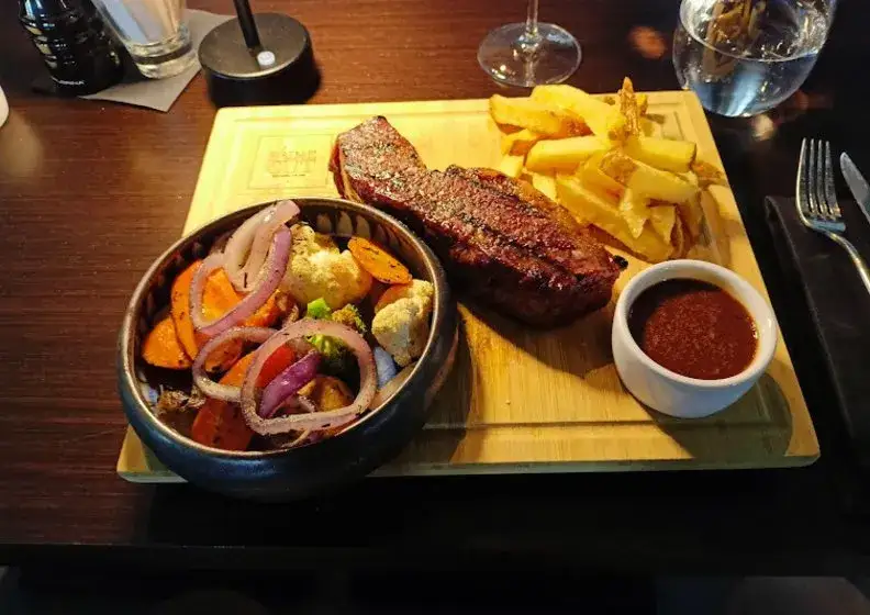 Najlepsze grille w Londynie, gdzie zjesz soczyste steki i więcej