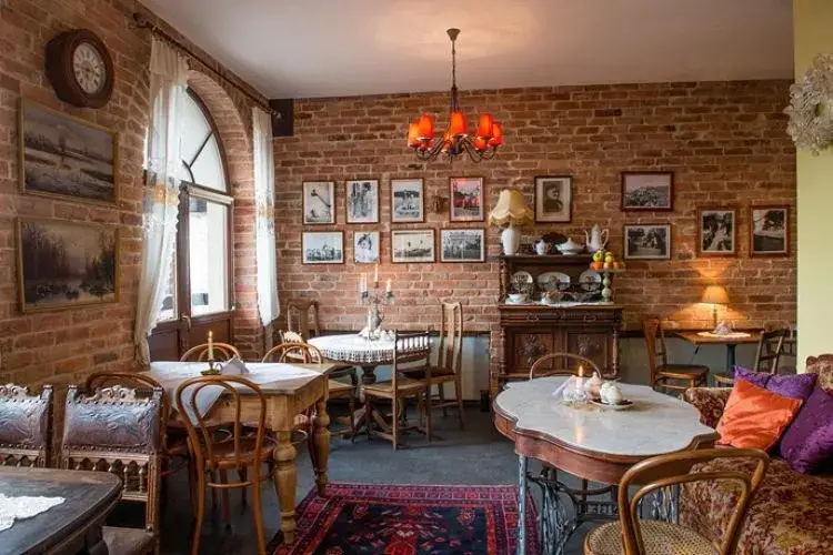 Gdzie zjeść w Kazimierzu? Odkryj najlepsze restauracje i smaki