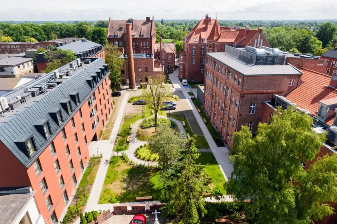 Dworek Uphagena: Historia, atrakcje i nowoczesne udogodnienia