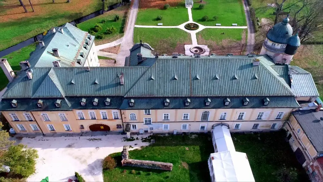 Pałac Münchhausenów w Żelaźnie: Tajemnice, historia i architektura