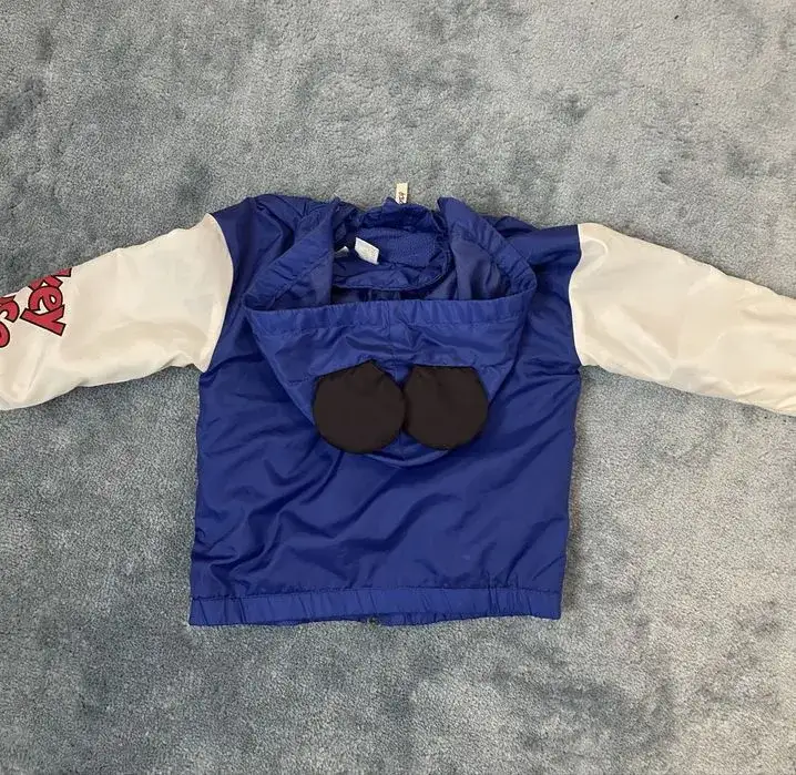 Kurtka Myszka Miki dla chłopca w H&M - stylowe modele i ceny