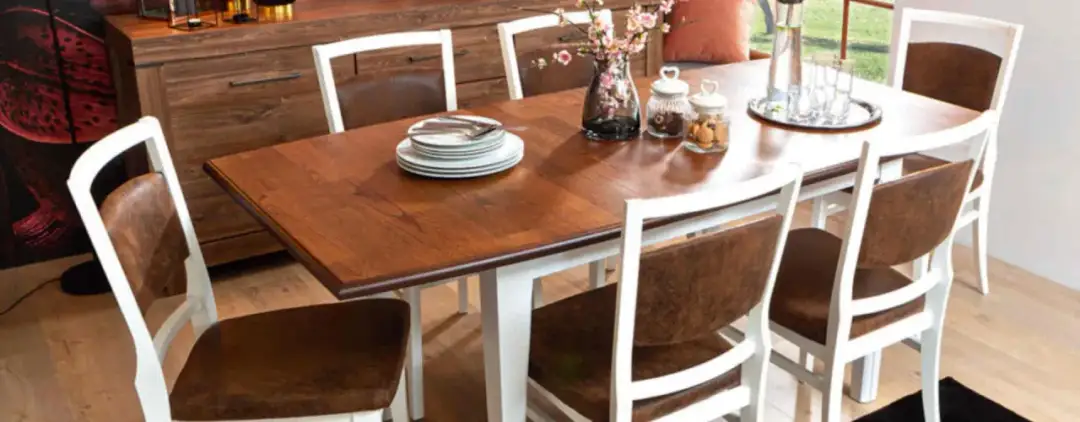 Czym obić krzesła, aby nadać im nowy styl i uniknąć kosztów?