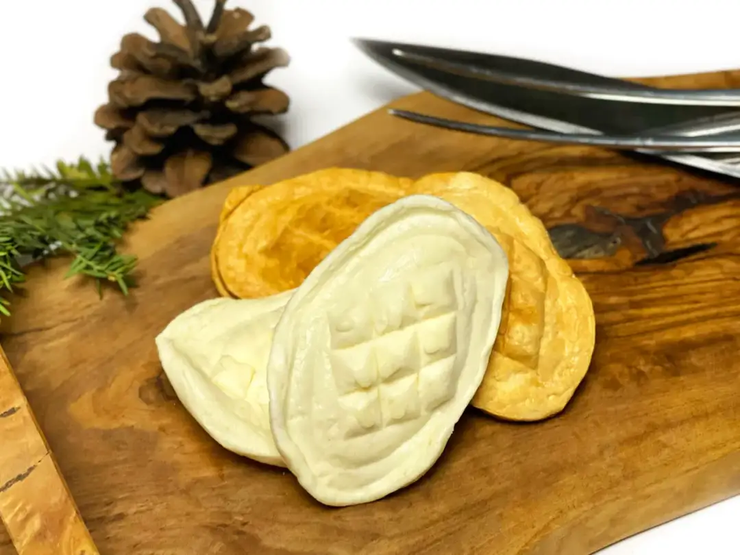 Ile kcal ma oscypek? Zaskakujące wartości kaloryczne tego sera