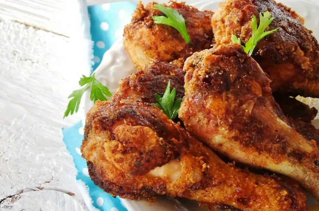 Ile smażyć udka z kurczaka, aby były soczyste i chrupiące?