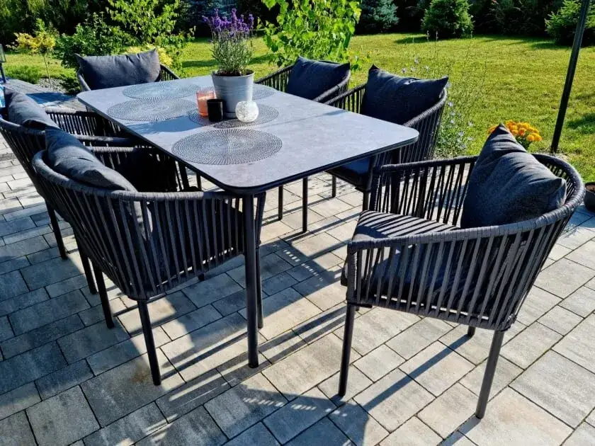 Z czego blat na stół ogrodowy? Poznaj najtrwalsze materiały i ich zalety