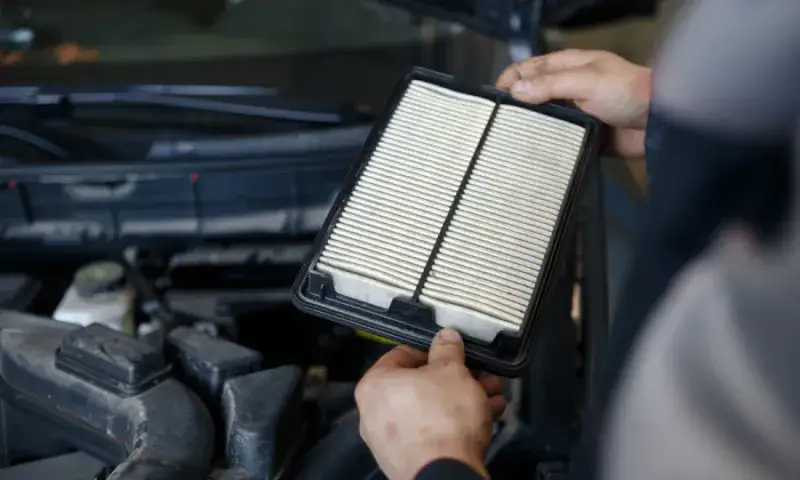 Jakie filtry wymienić w aucie? Kluczowe filtry do wymiany w samochodzie
