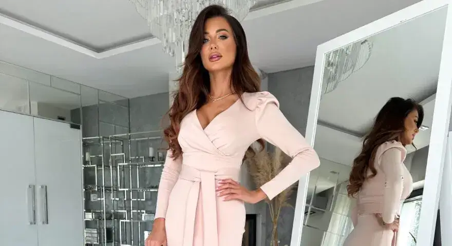 Co na sukienkę do kościoła - eleganckie i skromne propozycje