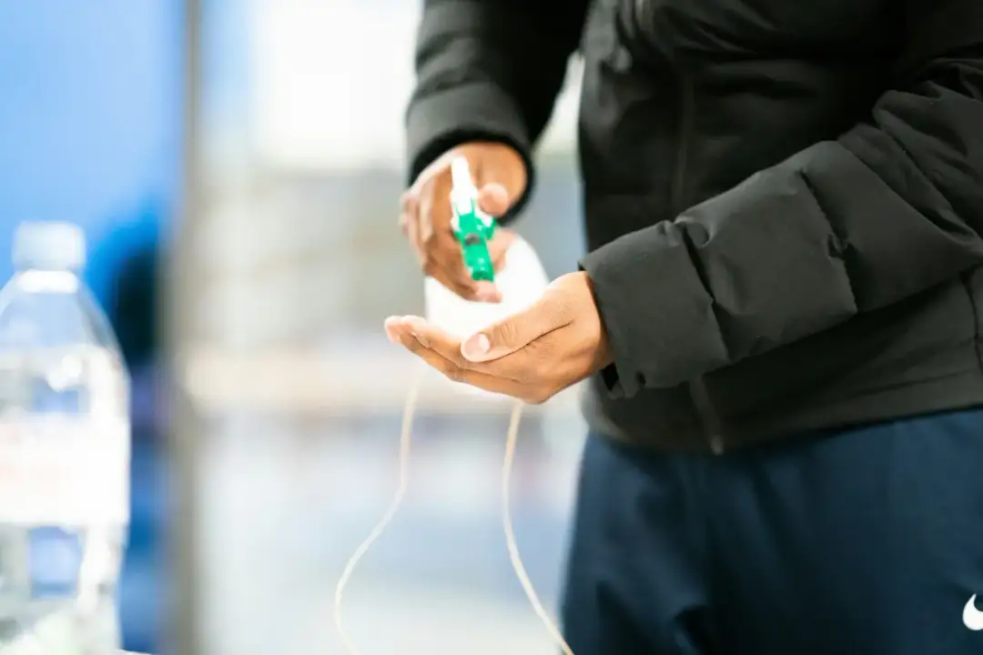 Najczęstsze błędy przy dezynfekcji rąk i ich konsekwencje dla zdrowia i skóry