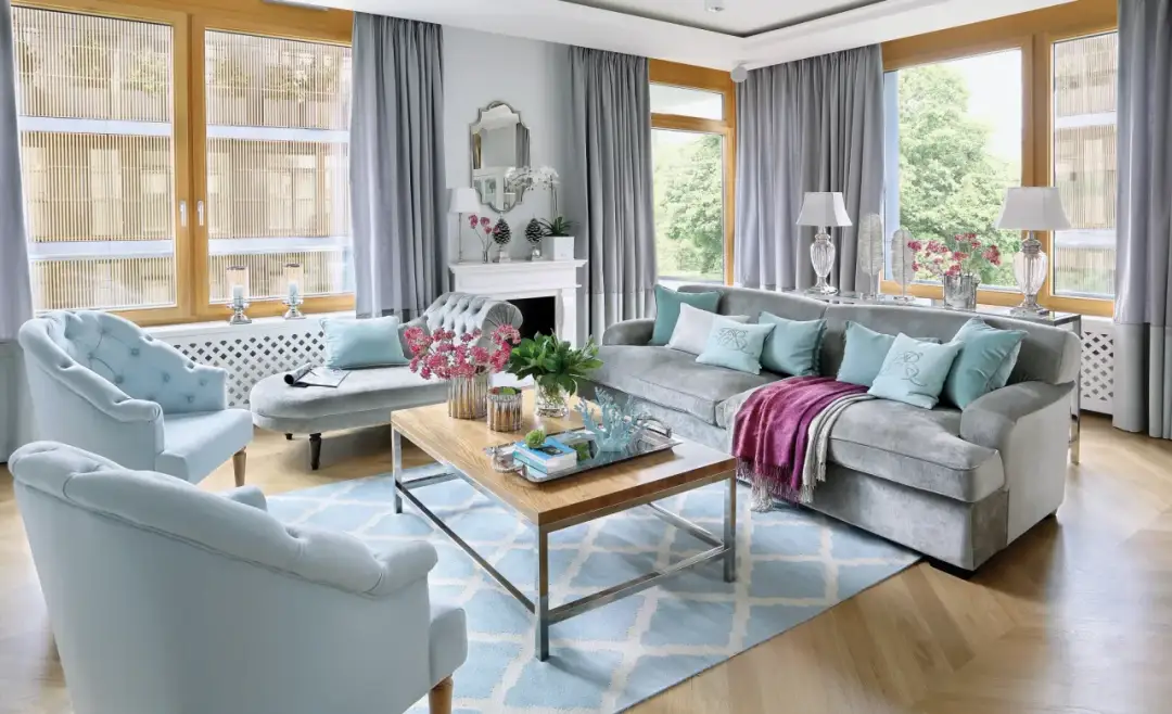 Jak ustawić kanapy w salonie, aby uniknąć błędów aranżacyjnych