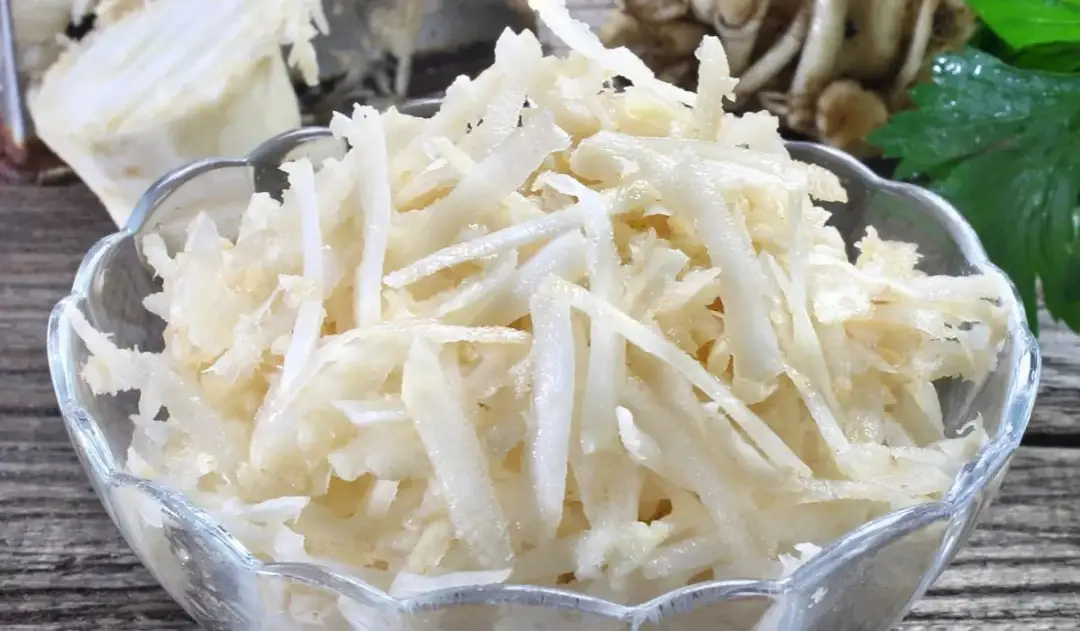 Surówka z selera jak w restauracji – przepis na idealną wersję