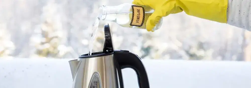 Jak odkamienić czajnik sodą i pozbyć się kamienia na zawsze