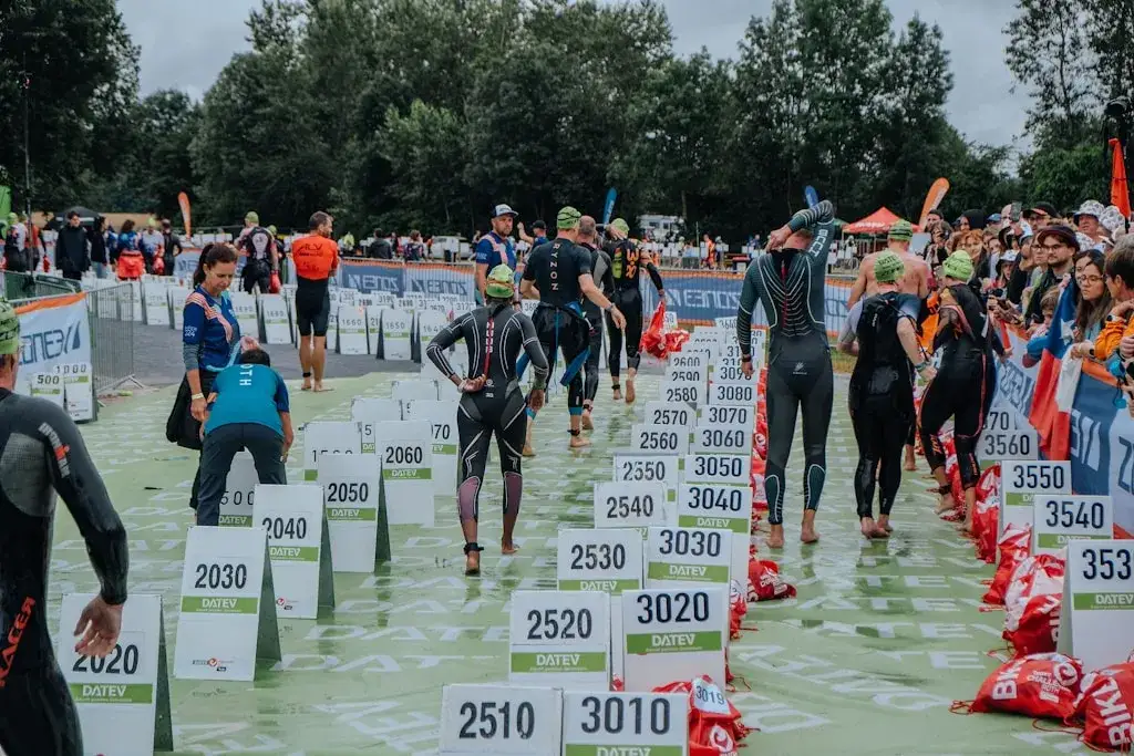 Jak skutecznie przygotować się do startu w triathlonie?