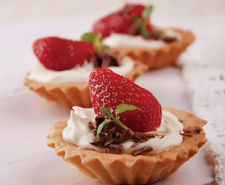 Jak udekorować kruche babeczki: 10 kreatywnych pomysłów na ozdoby