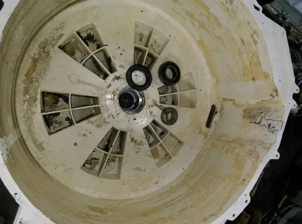 Jak samodzielnie wymienić łożysko w pralce: skuteczna naprawa w 5 krokach