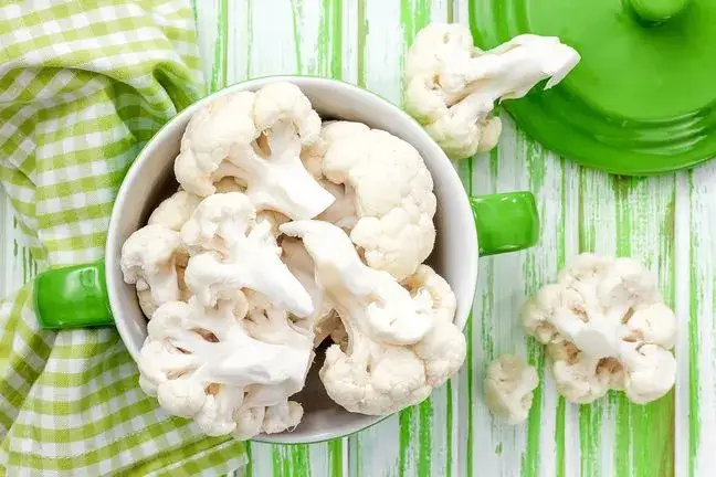 Czy kalafior jest dietetyczny? Poznaj jego niskokaloryczne właściwości