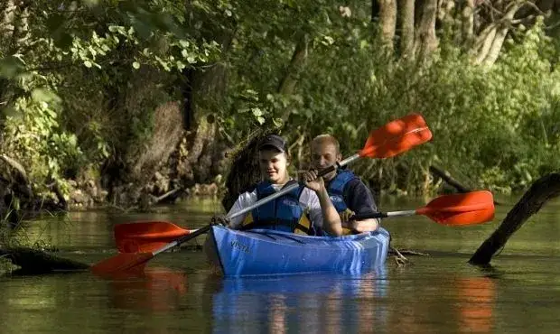 Spływy kajakowe relaks - najlepsze trasy, ceny i opinie uczestników