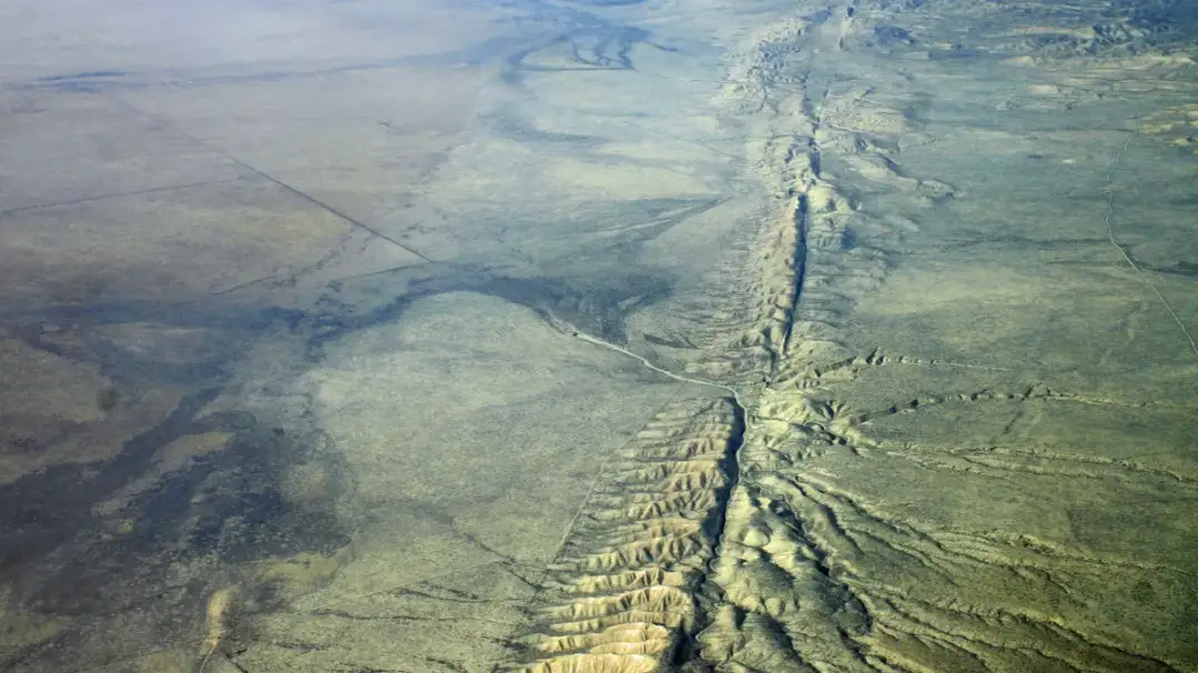 Uskok San Andreas: największa linia sejsmiczna Kalifornii - fakty i historia