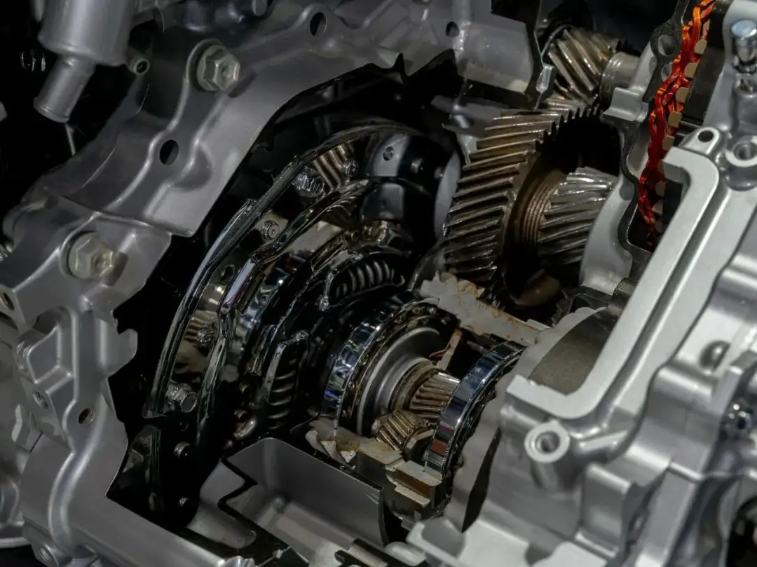 Najważniejsze objawy zepsutej pompy wody w samochodzie, które musisz znać