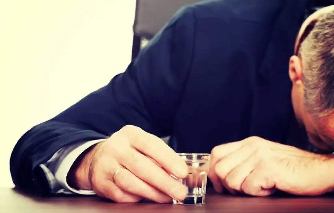 Czy picie alkoholu to grzech ciężki? Prawda i mity na ten temat