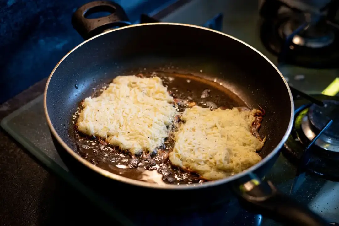 Co zamiast jajek do placków ziemniaczanych? Sprawdź te zaskakujące zamienniki