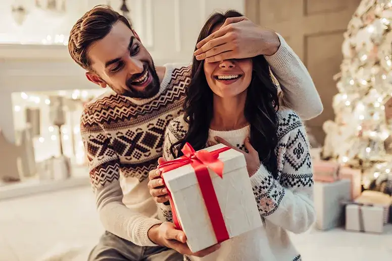 Co kupić żonie pod choinkę? Sprawdź najlepsze pomysły na wyjątkowy prezent!