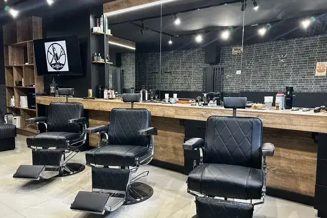 Gdzie zrobisz najlepszą brodę i fryzurę w Toruniu? Wybór barberów