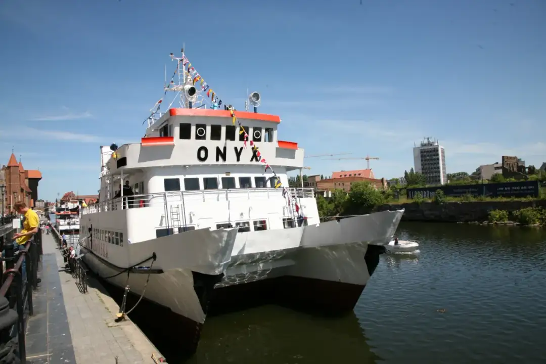 Ile kosztuje rejs z Krynicy Morskiej do Fromborka? Ceny, czas i atrakcje.