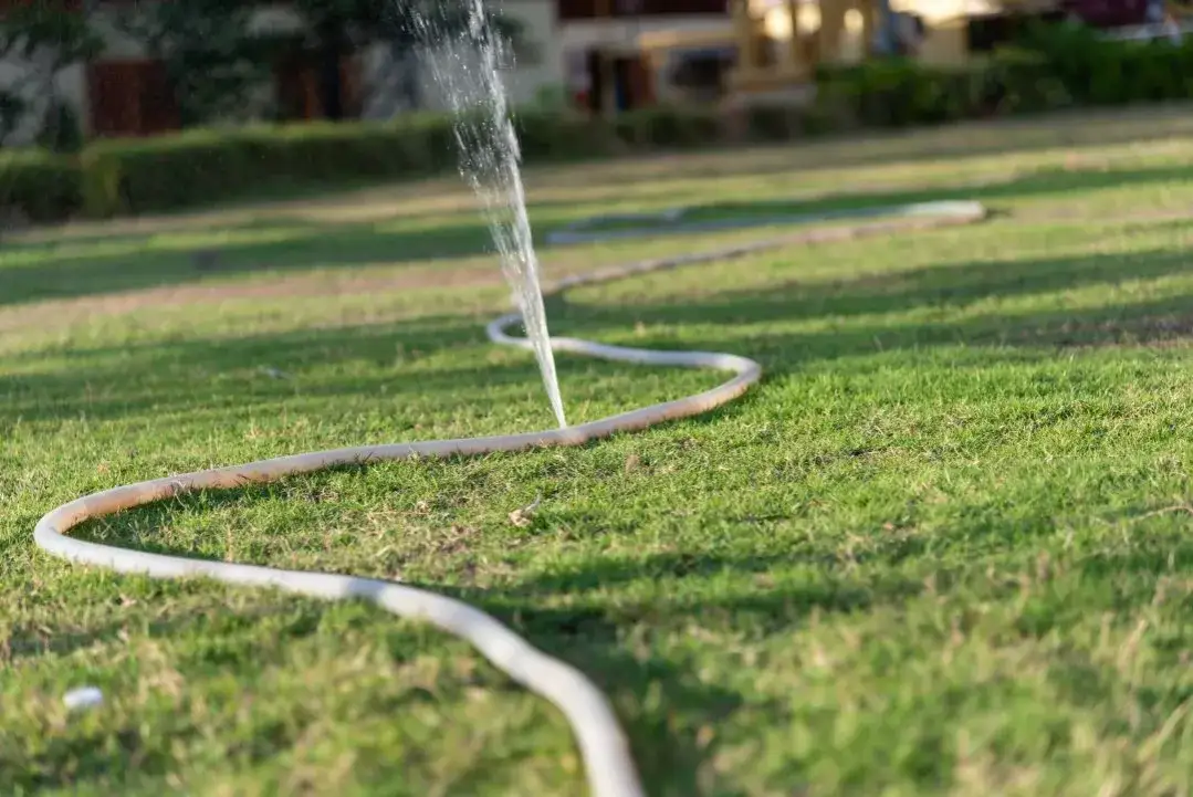 Jak uszczelnić wąż ogrodowy i uniknąć kosztownych napraw