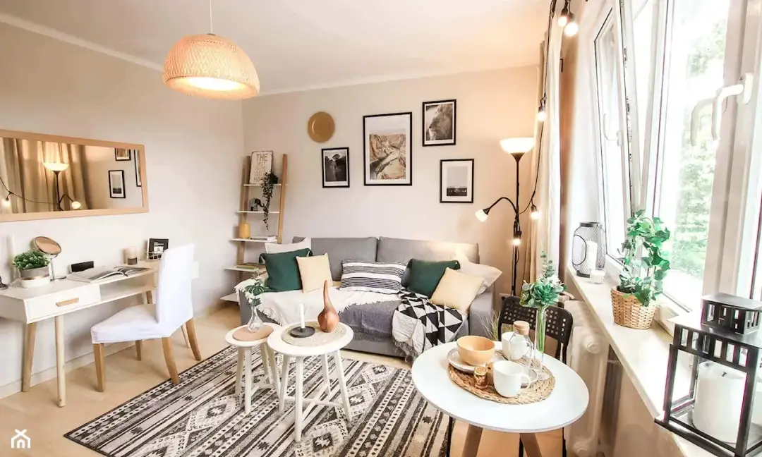 Jak kreatywnie zaaranżować mały salon w bloku: praktyczny poradnik