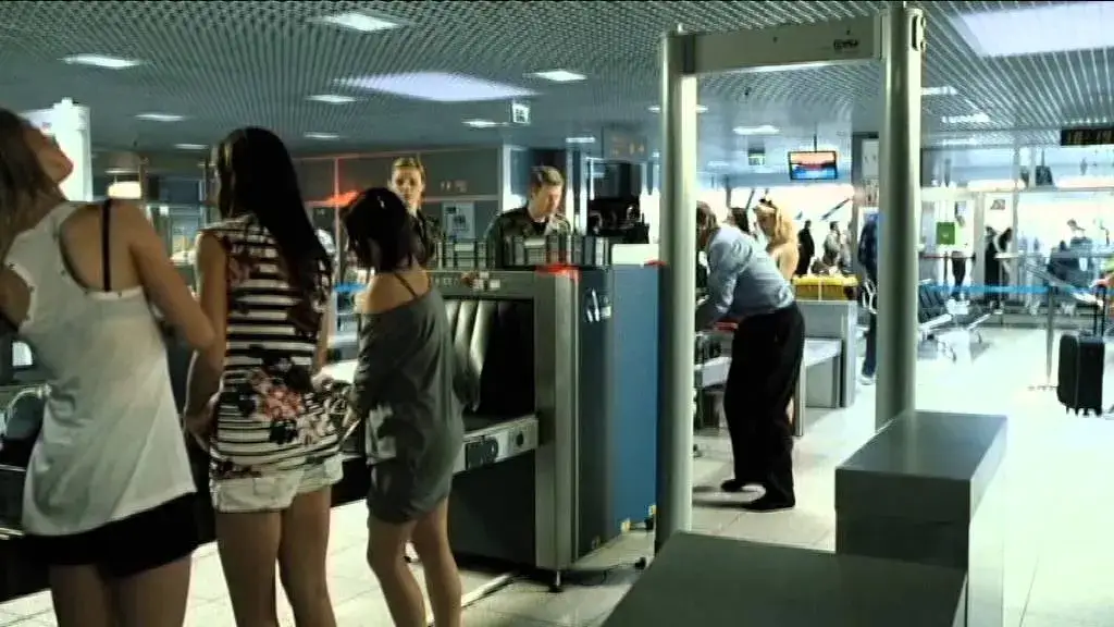 Co sprawdzają na lotnisku? Odkryj tajemnice kontroli bezpieczeństwa