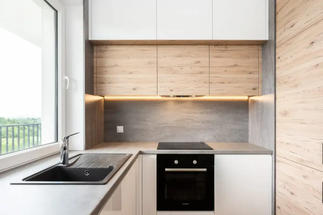 Szafki wiszące ile nad blatem – idealna wysokość dla Twojej kuchni