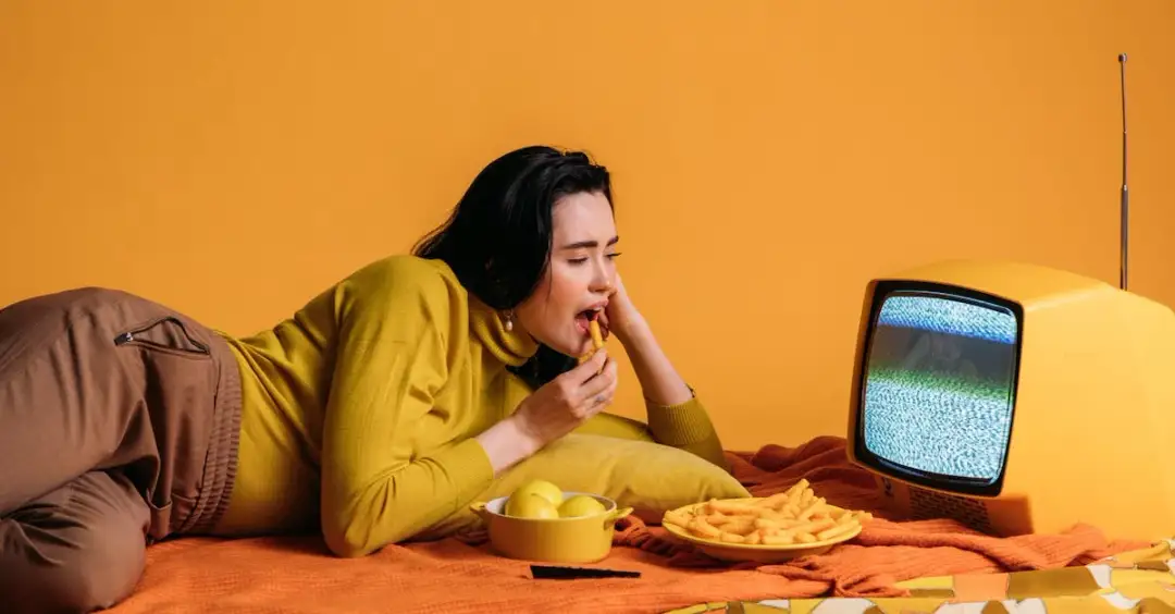 Przegląd filmów i seriali z tematyką kulinarną: Co oglądać dla inspiracji w kuchni?